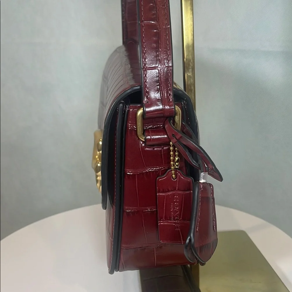 Elegant Burgundy Croc-Embossed Shoulder Bag - Picture 4 of 13